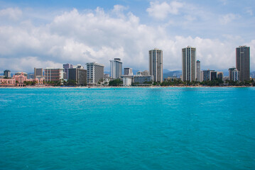 Fototapeta na wymiar Honolulu from the ocean 