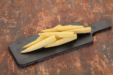 Raw baby corn