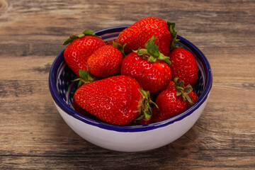 Sweet strawberry in the bowl