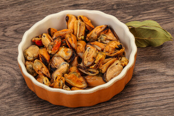 Pickled mussels in the bowl