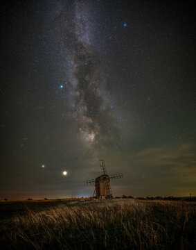 Starry sky over the windmill at Gettlinge burial ground