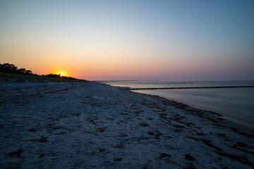 Der Nordstrand von Prerow-Zingst im Sonnenuntergang
