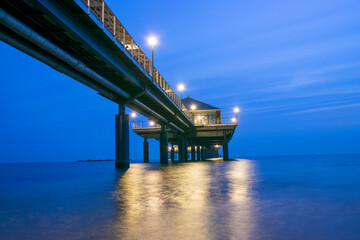 Seebrücke in Heringsdorf bei Nacht/
Heringsdorf at night