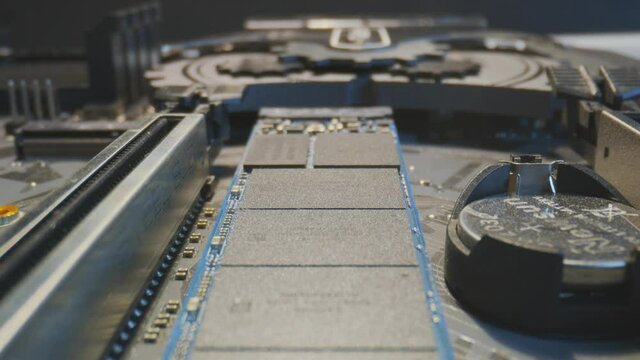 Pusing in into solid state drive with lens