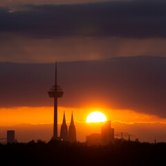 Obraz premium Sonnenaufgang über dem Dom