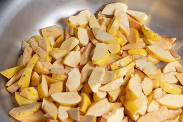 Cooking quince jam. Sliced ​​quince