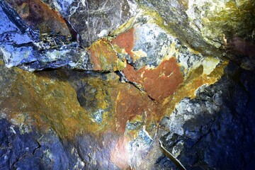 Dawna kopalnia rud niklu w Szklarach. Podziemna Trasa Edukacyjna po nieczynnej kopalni.  Podziemna Trasa posiada status Rezerwatu Geologicznego, o przeznaczeniu turystyczno - edukacyjnym. © Albin Marciniak