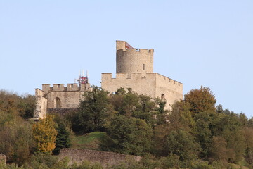 Fototapeta na wymiar Le château médiéval de Fallavier vu de l'extérieur, ville de Saint Quentin Fallavier, département de l'Isère, France