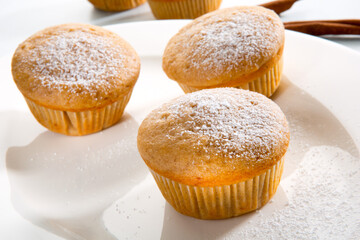 Gebäck, Kuchen, Zimt-Muffins