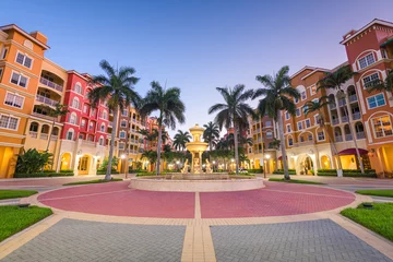 Photo sur Aluminium Naples Naples, Floride, USA Town Plaza au crépuscule