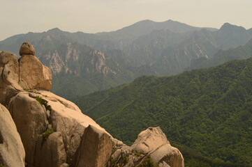 Fototapeta na wymiar Climbing Seoraksan mountain in the Taebaek mountain range in the Gangwon Province outside of Sokcho, South Korea