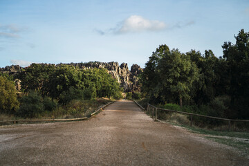 Paisaje rocoso de la sierra de sevilla,cerro del hierro