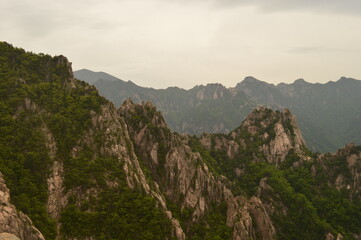 Fototapeta na wymiar Hiking in the colorful Seoraksan Mountains in South Korea, Asia