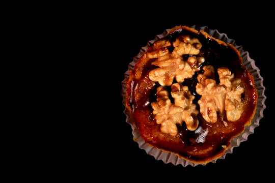 cake on black
