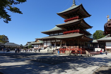 Japanese temple with blue sky2