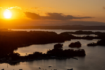 奥松島（大高森）から見る松島の夕日の風景