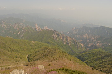 Fototapeta premium Hiking in the colorful and beautiful Seoraksan Mountains outside Sokcho, South Korea, Asia