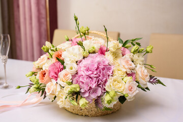 A beautiful bouquet of flowers - the decor at the wedding design. The prism of the table of the young. Wedding decor