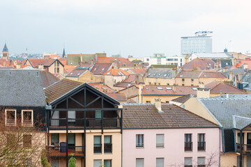 Obraz premium Metz, FRANCE - April 1, 2018: Antique building view in Old Town Metz, France