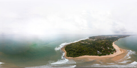 Imagem aérea de 360 graus da Ponta de Mutá na Península de Maraú, Bahia, Brasil