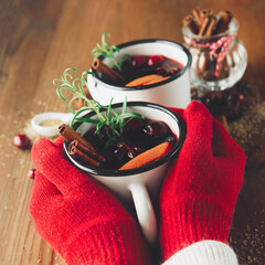 Mulled wine in white rustic mugs