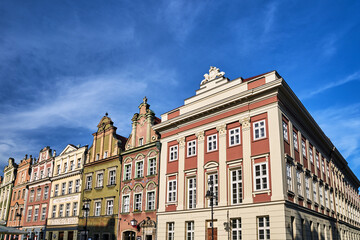 Fototapeta na wymiar facades of historic tenements on the Old Market Square