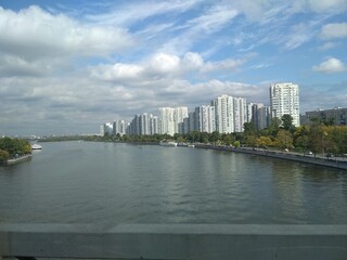 Obraz premium country skyline and river