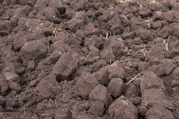 plowed soil in large pieces