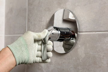 Installing the built-in faucet.