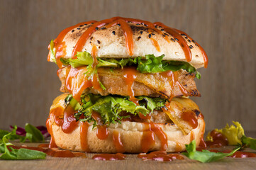 Hamburger maison avec laitue et fromage