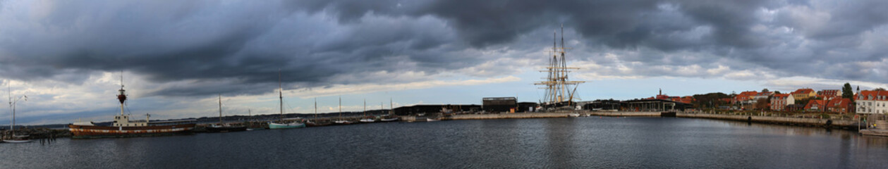 Fototapeta na wymiar Ebeltoft Hafen Panorama
