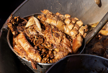 Carnitas mexicanas, platillo tradicional mexicano de puerco que se sirve en tacos.