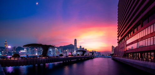 Fototapeta premium sunset in Victoria harbour in Hong kong island 