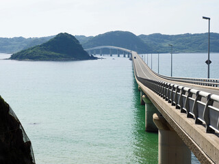 角島大橋、その先左折。