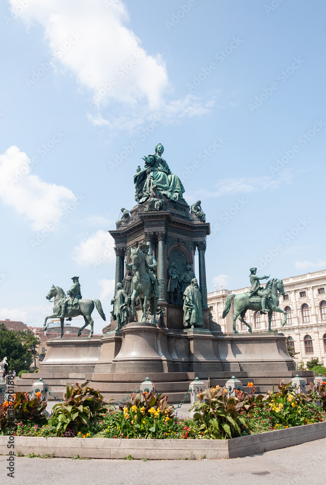 Wall mural Monument to Austrian empress Maria Theresa in Vienna