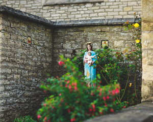Statue of Mary holding Jesus