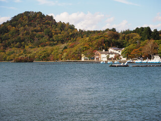 Fototapeta na wymiar 十和田湖　遊覧船からの風景