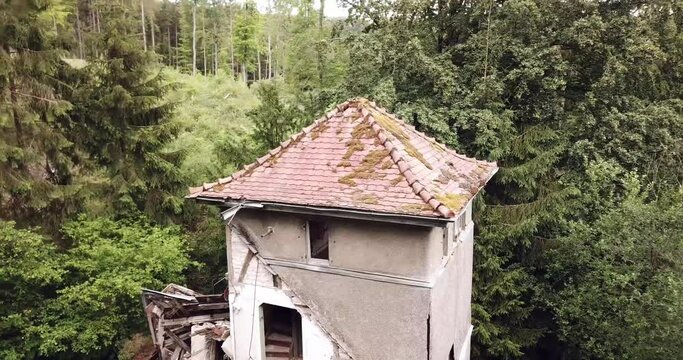 Lost place, Opel Villa by drone, 180 at a cloudy day.