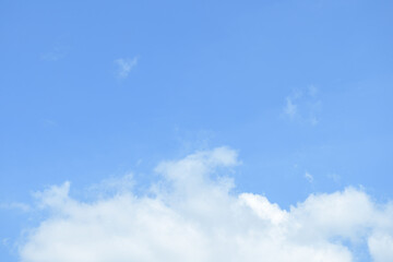 Fototapeta premium Beautiful white clouds in the blue sky