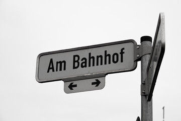 Am Bahnhof