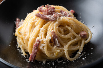 Piatto di deliziosi spaghetti alla carbonara, Pasta Italiana 