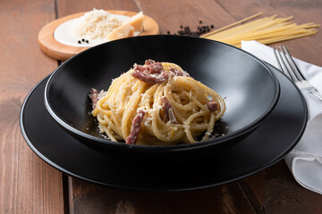Piatto di deliziosi spaghetti alla carbonara, Pasta Italiana 