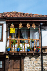 Pueblo de Tudanca en Cantabria. Otoño, detalle de las casas de piedra.