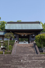 諏訪神社の長坂と大門