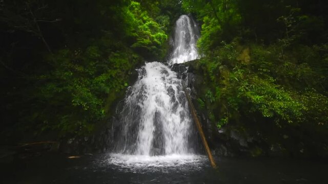 鹿目の滝「雌滝」