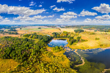 jezioro Kielarskie koło Olsztyna w północno-wschodniej Polsce - obrazy, fototapety, plakaty