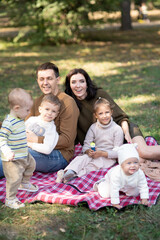 Fototapeta premium Family with four children