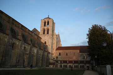 Obraz premium Façade de la Basilique Sainte-Marie-Madeleine de Vézelay