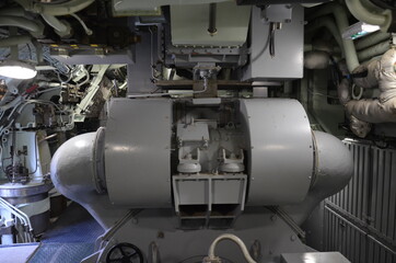 Obraz premium sous-marin salle des machines moteur