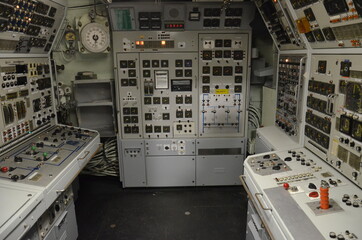 salle de contrôle sous-marin nucléaire